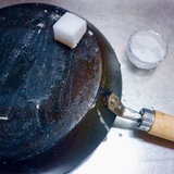 頑固な汚れに！　メラミンスポンジの洗浄力をアップさせる方法