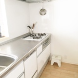 狭いキッチンに悩む方必見！　時短を生み出すキッチン収納