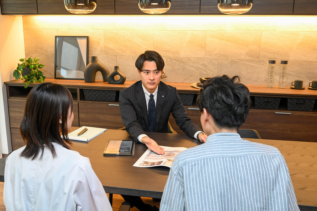 説明中の花野さん